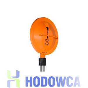 Water level regulator in the trough with a pipe 